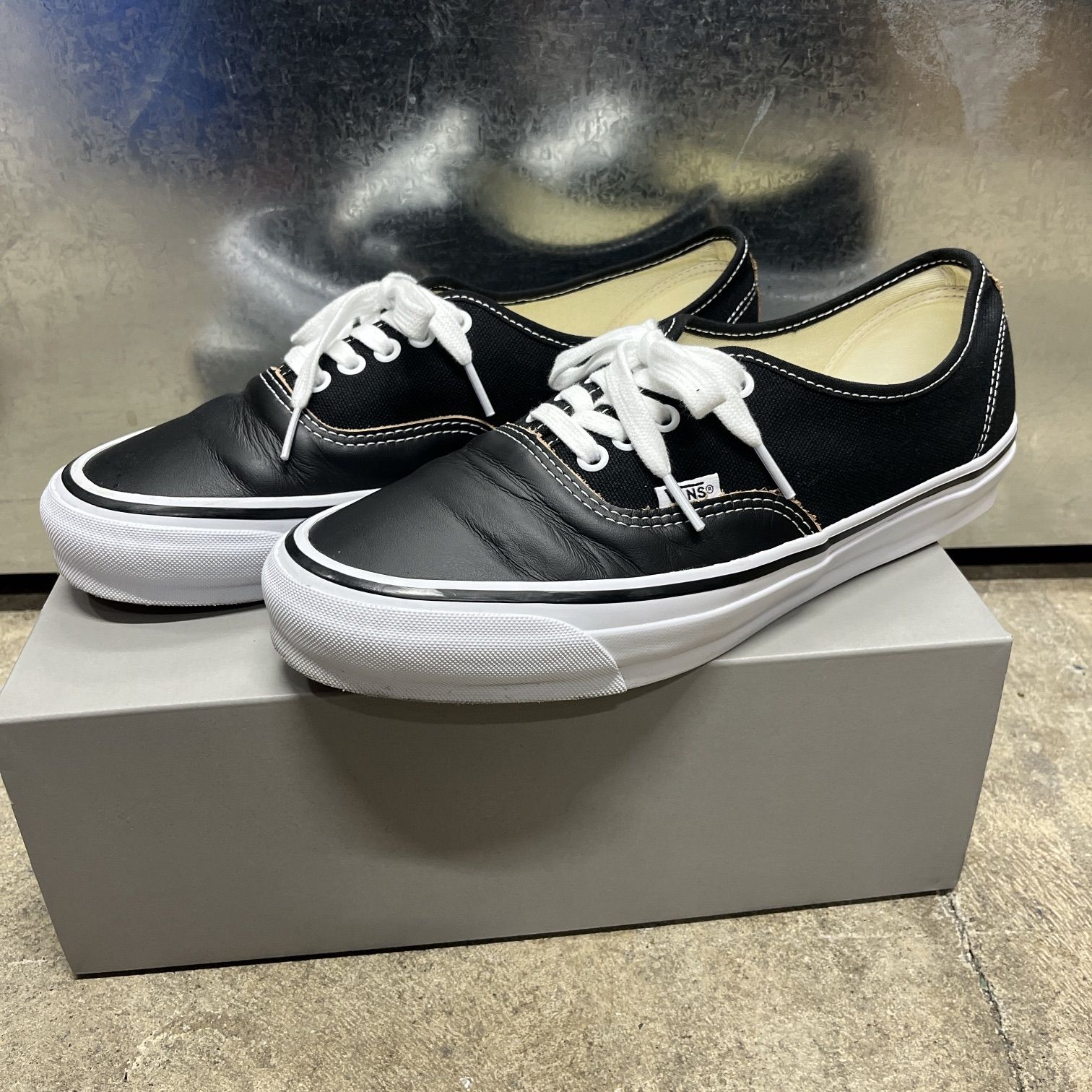 PQ121◇VANS by OTW : Authentic 44 Siped Vibram ◇29cm◇黒 バンズ 