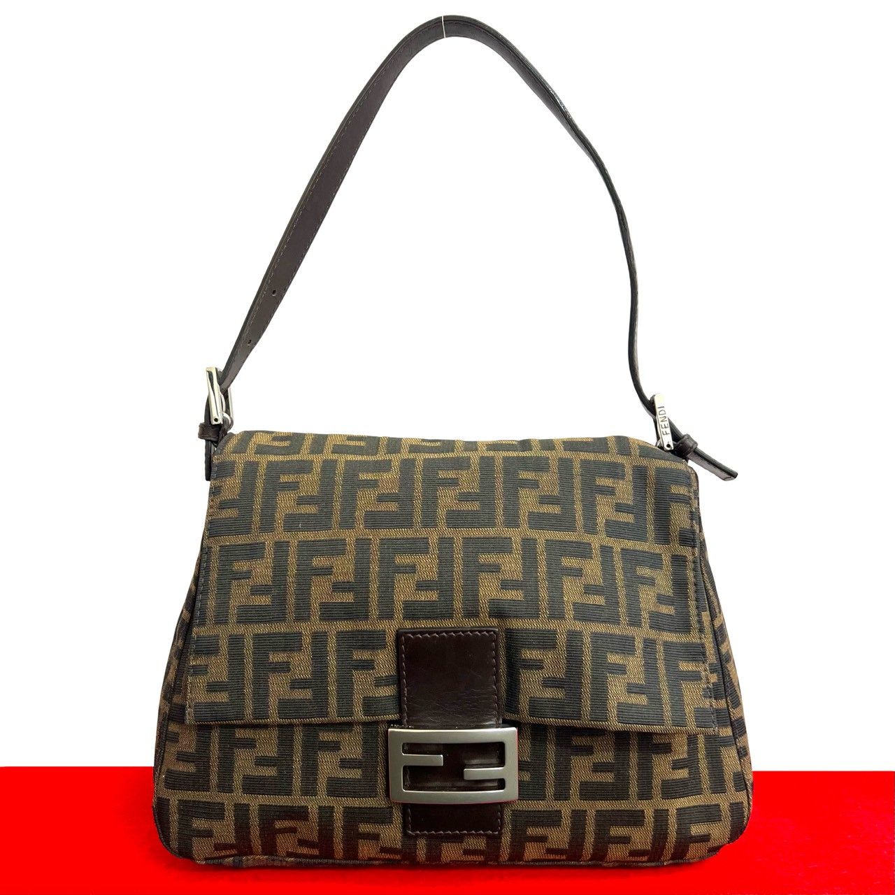 極 美品 FENDI フェンディ マンマバケット ズッカ FF 柄 レザー 極 美品 FENDI フェンディ マンマバケット ズッカ FF 柄 レザー