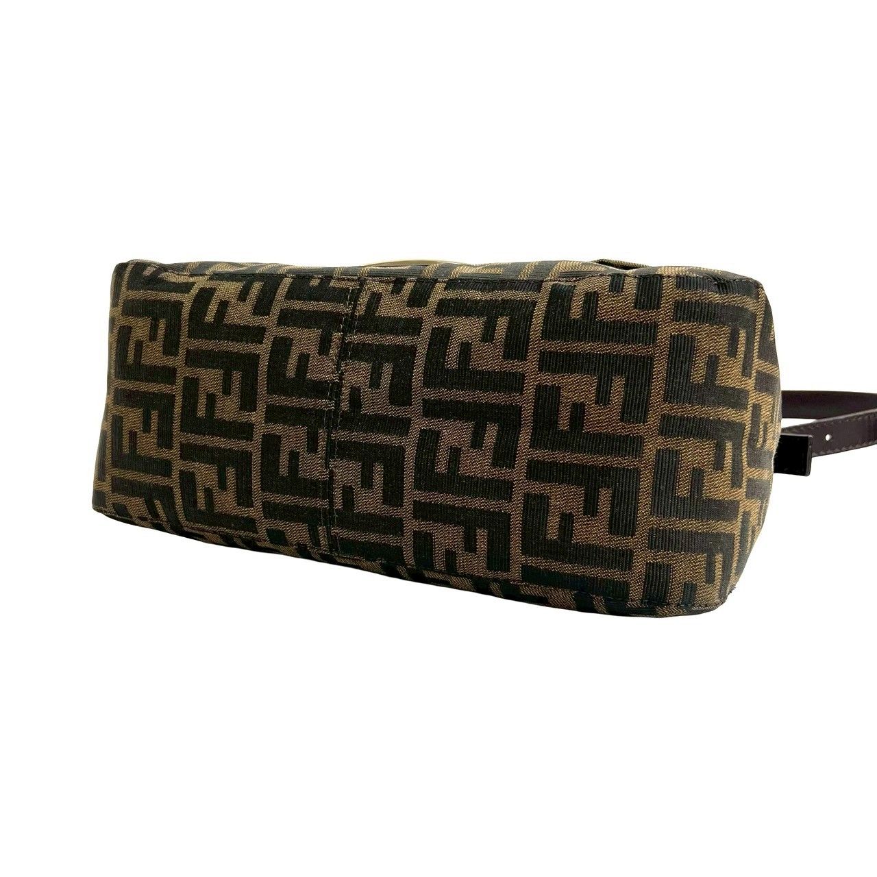 極 美品 FENDI フェンディ マンマバケット ズッカ FF 柄 レザー 極 美品 FENDI フェンディ マンマバケット ズッカ FF 柄 レザー