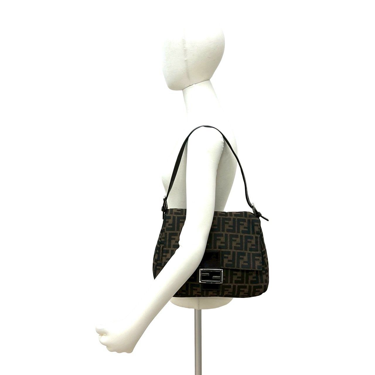 極 美品 FENDI フェンディ マンマバケット ズッカ FF 柄 レザー 極 美品 FENDI フェンディ マンマバケット ズッカ FF 柄 レザー
