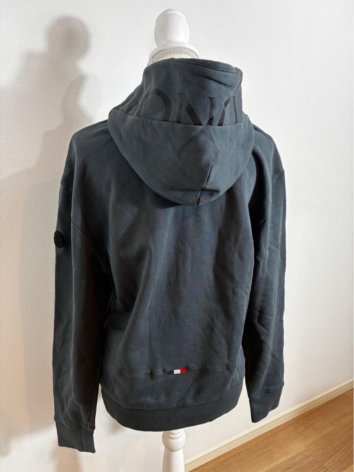 MONCLER モンクレール ダークグレー フロントジッパー パーカー S MONCLER モンクレール ダークグレー フロントジッパー パーカー S