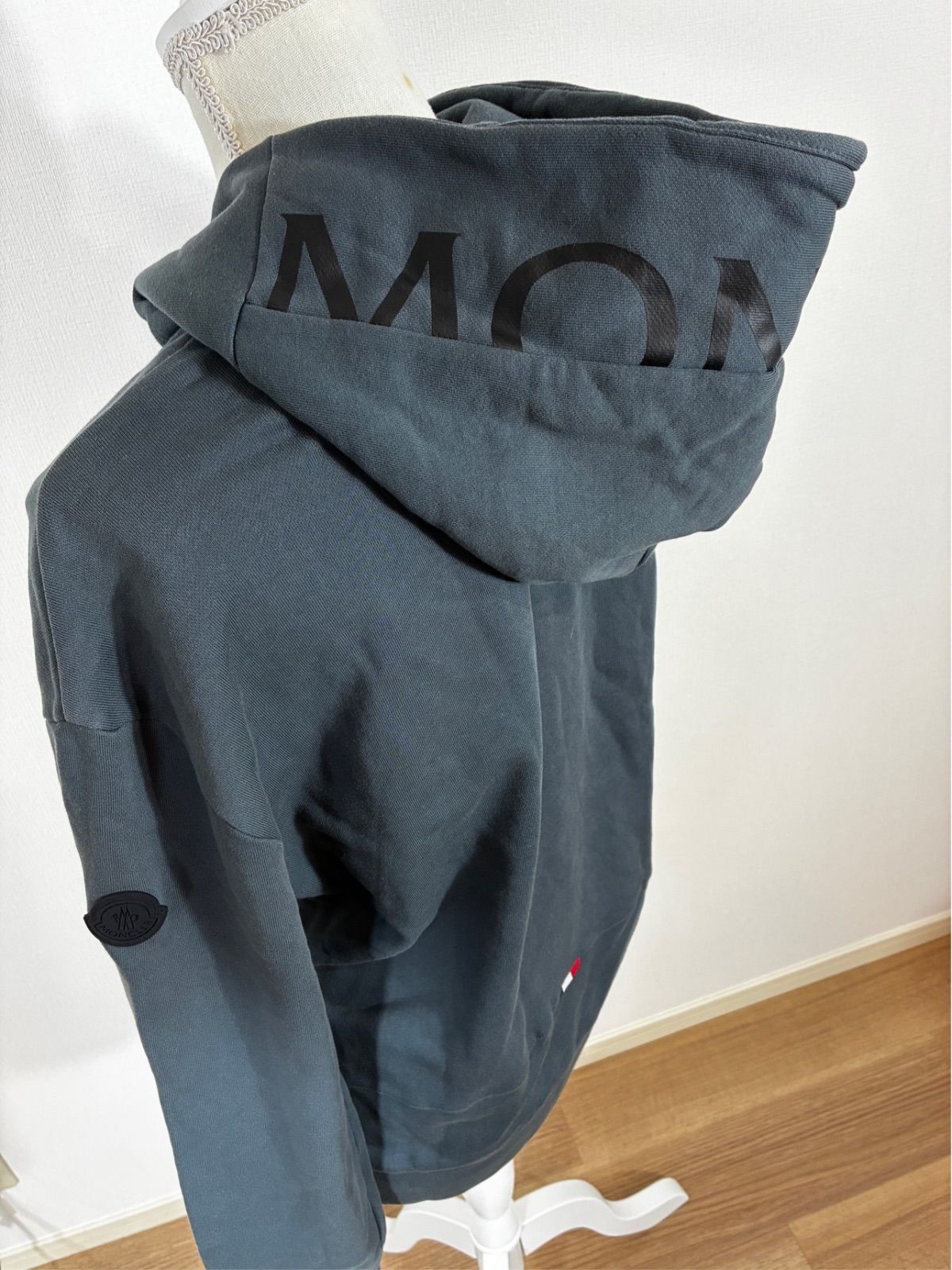 MONCLER モンクレール ダークグレー フロントジッパー パーカー S MONCLER モンクレール ダークグレー フロントジッパー パーカー S