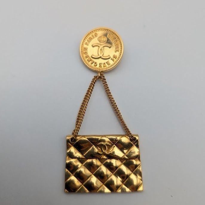 美品 シャネル ブローチ マトラッセ バッグモチーフ ココマーク 美品 シャネル ブローチ マトラッセ バッグモチーフ ココマーク