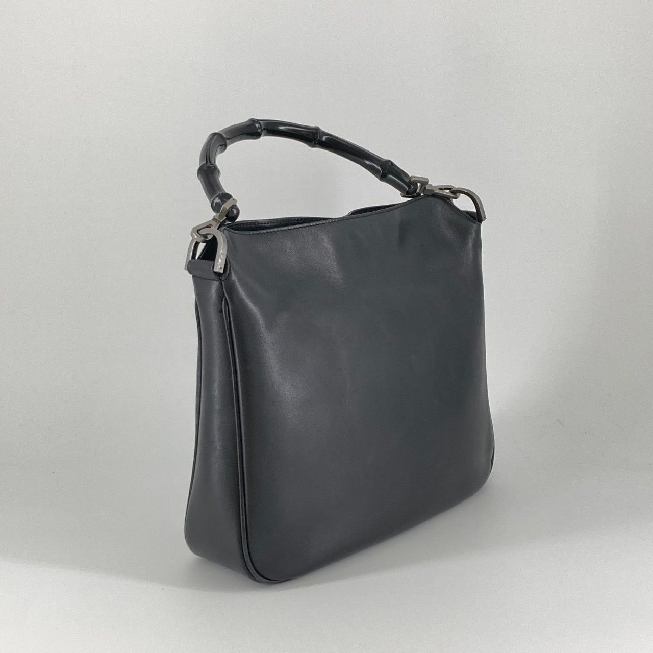 GUCCI(グッチ) バンブー 2WAY ハンドバッグ ブラック - メルカリ GUCCI(グッチ) バンブー 2WAY ハンドバッグ ブラック - メルカリ