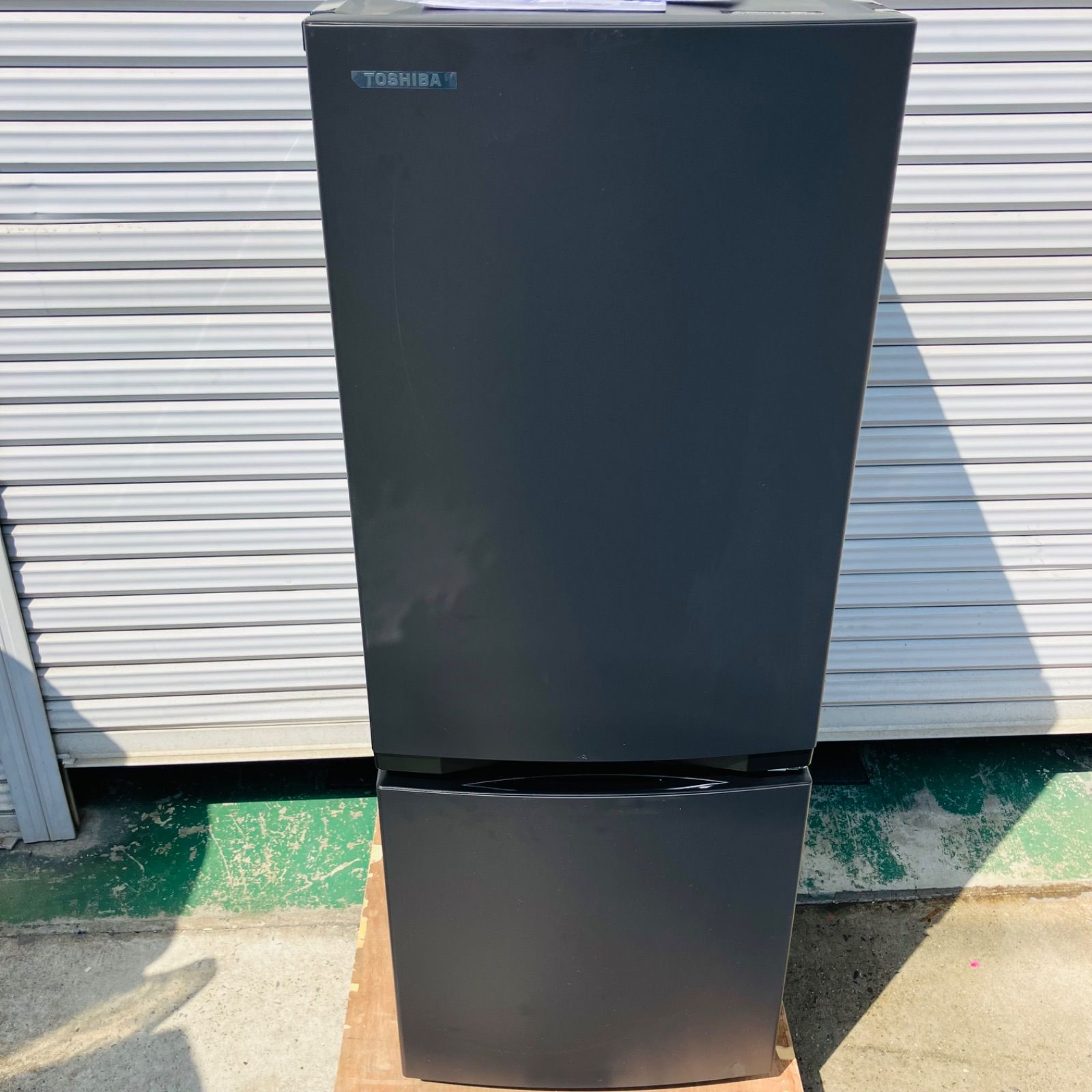 4r1. 美品 TOSHIBA 153L 冷蔵庫 GR-W15BS(KT) 2025年製 - メルカリ
