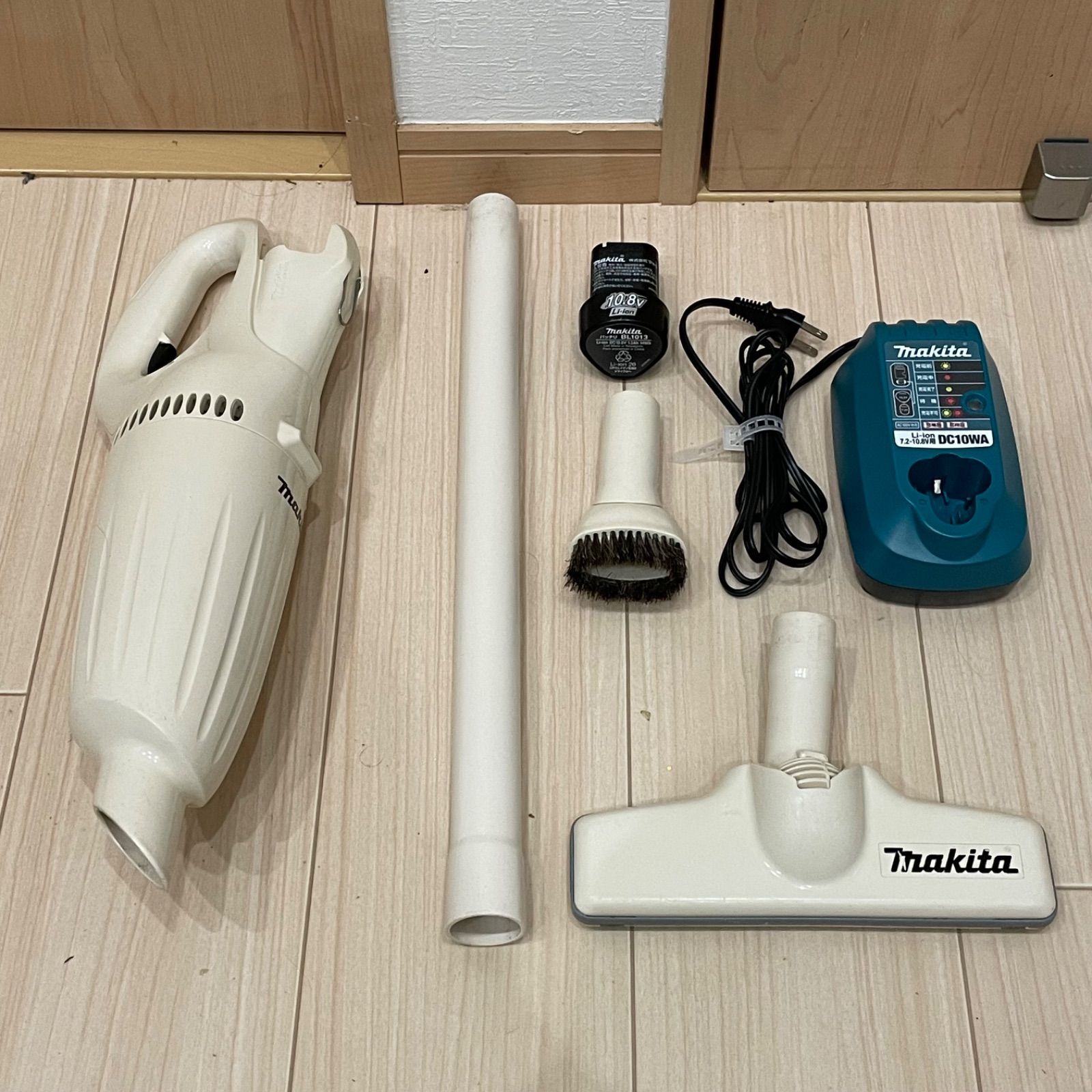 makita マキタ 充電式クリーナー コードレス CL100D 掃除機 充電式 