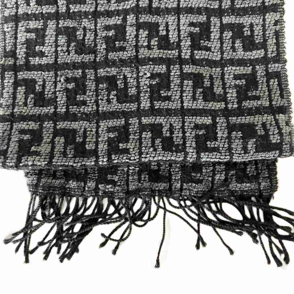 フェンディ FENDI ズッカ柄 アクリル マフラー オールド グレー - メルカリ