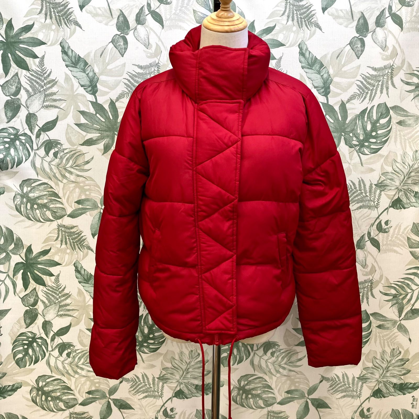 ZZ136 HOLLISTER ホリスター 中綿ジャケット レッド Mサイズ - メルカリ