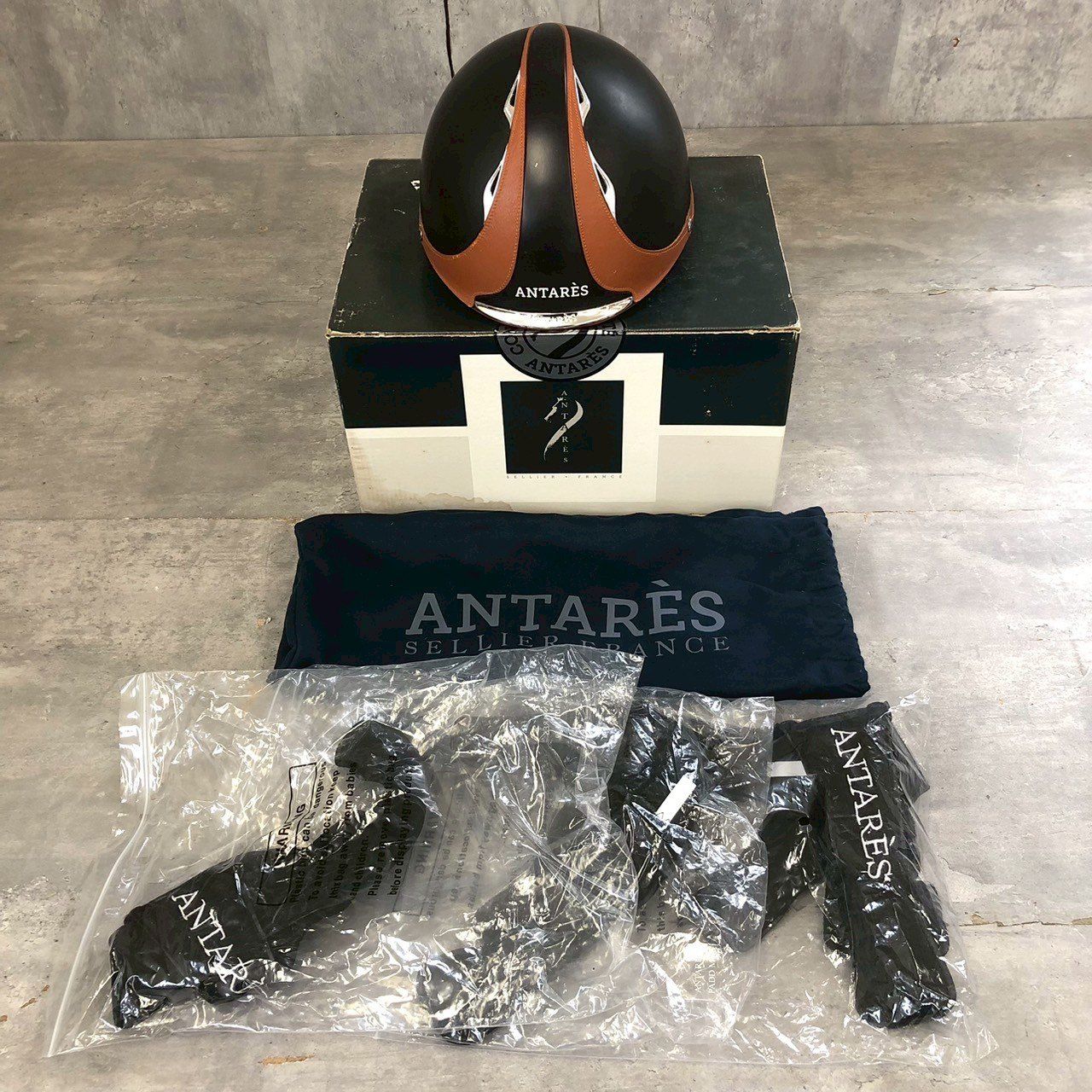 競馬調教用 ヘルメット ANTARÈS Galaxy アンタレス サイズM 元箱 付属品あり