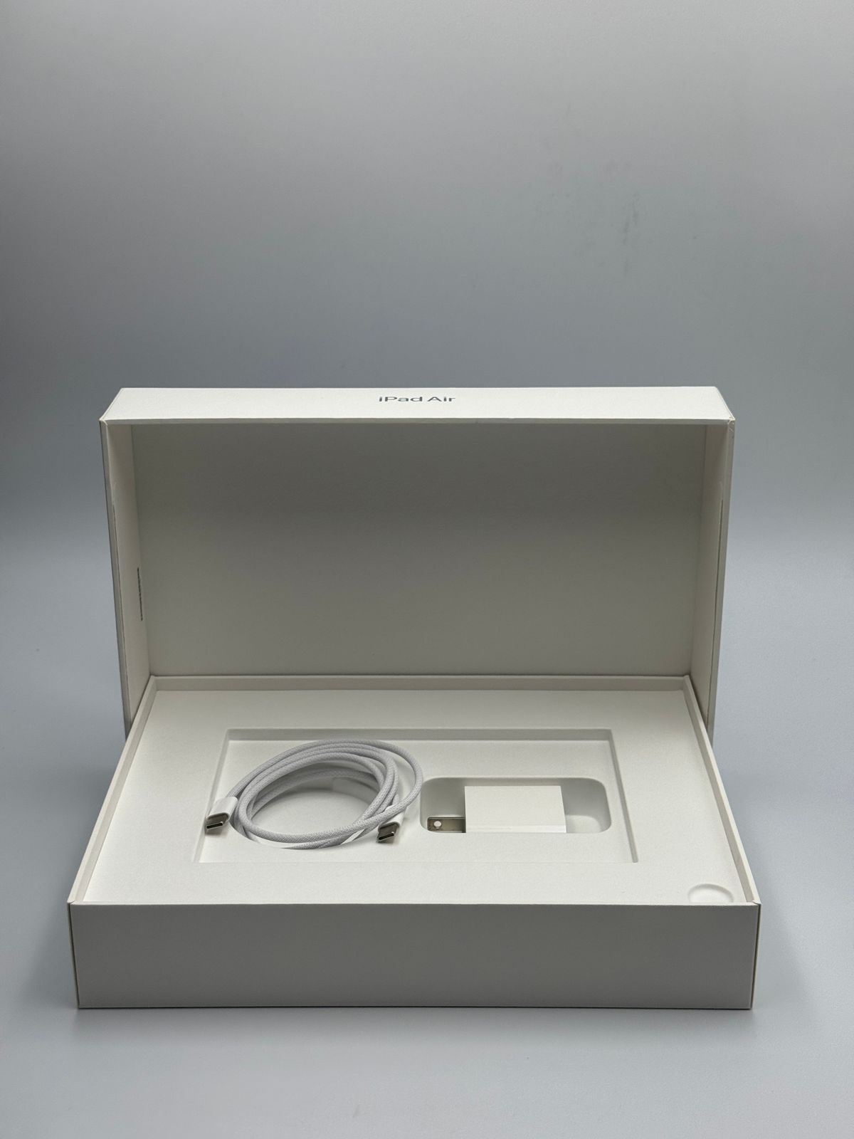 iPad Air 11 M3 256GB ブルー 中古A バッテリー100% - メルカリ