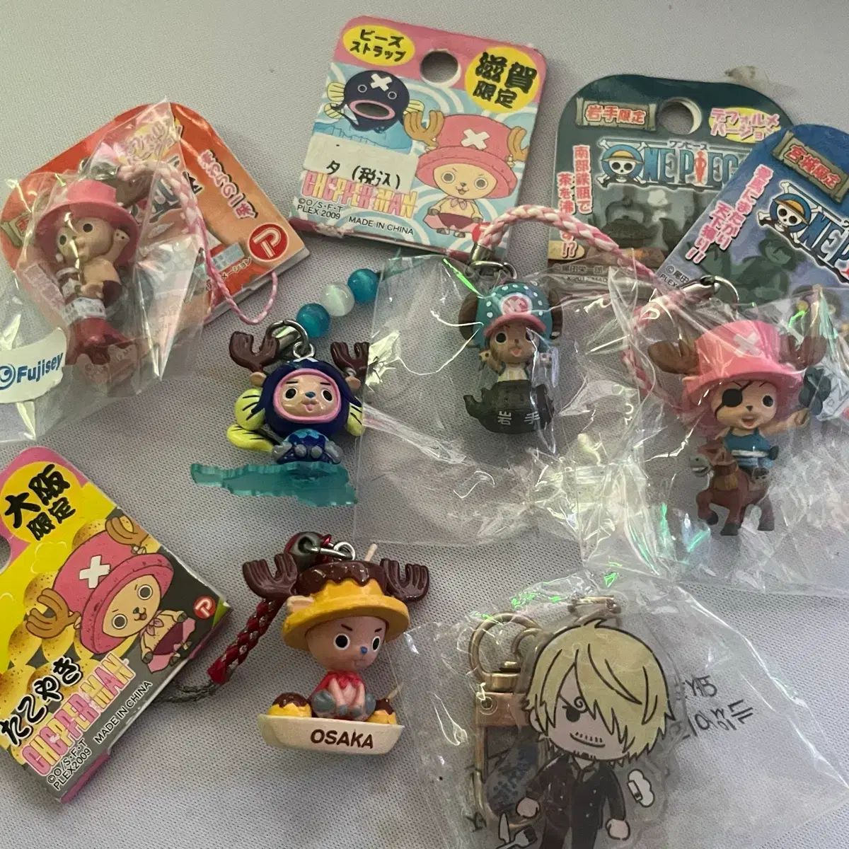 ONE PIECE トニートニー・チョッパー 地域限定 ストラップ アクリル