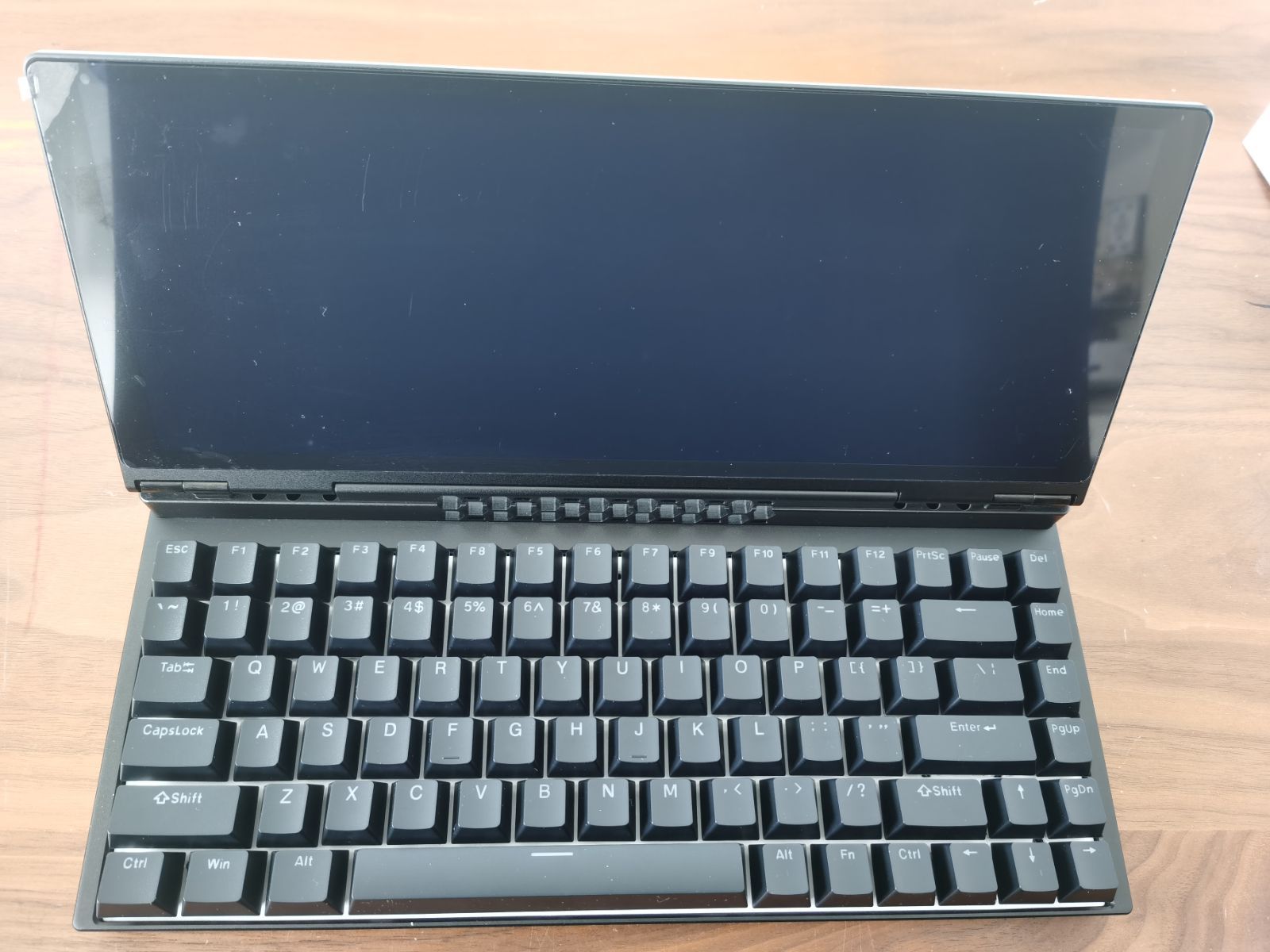 美品】10インチモニター一体型キーボード KWSD25CBK - メルカリ