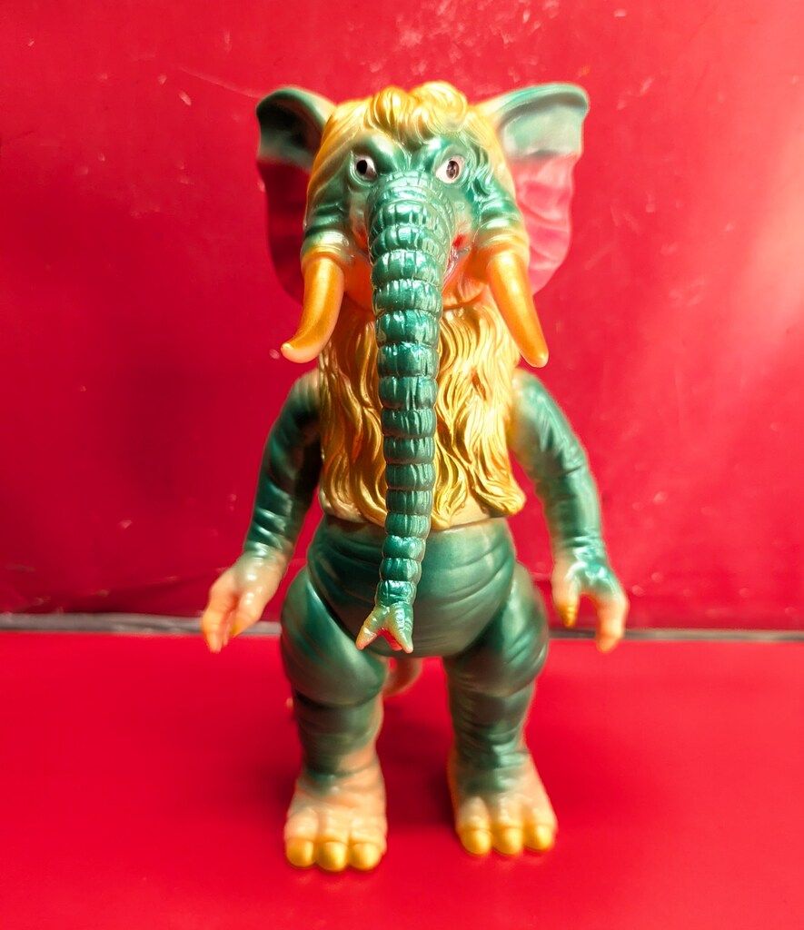 美品◇マルザン ゴドラ星人 ミドルサイズ 復刻 ソフビ◇ノーマルカラー