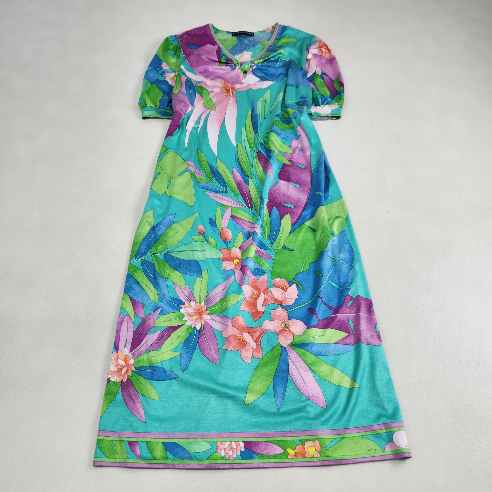 美品 LEONARD 半袖ワンピース レオナール 花柄 希少 綿100 美品 LEONARD 半袖ワンピース レオナール 花柄 希少 綿100
