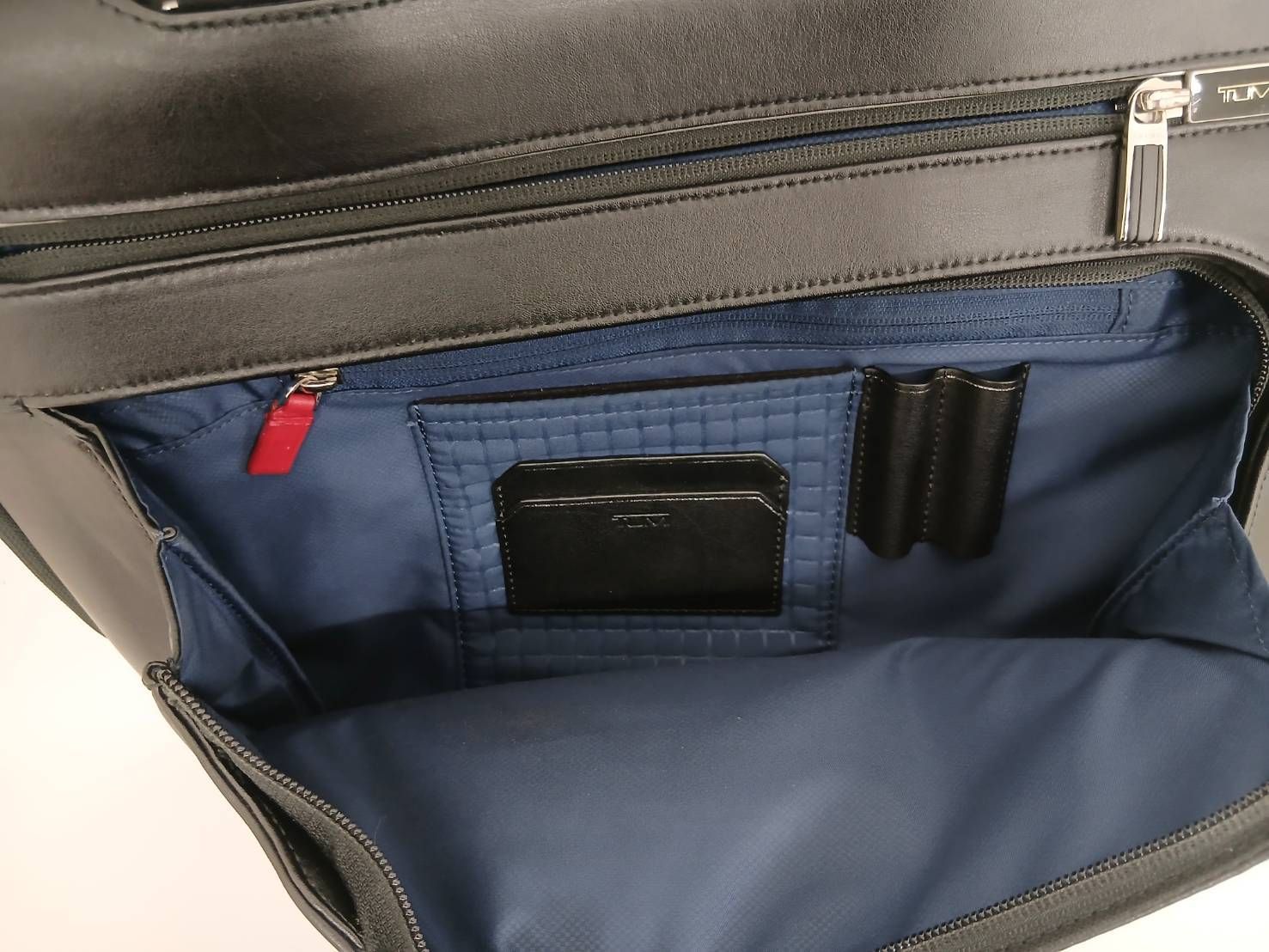 TUMI トゥミ ARRIVE SAWYER アリーヴェ ソーヤー　グレー 限定値下げ中】トゥミ TUMI ARRIVE アリーヴェ ソーヤー 955002D2