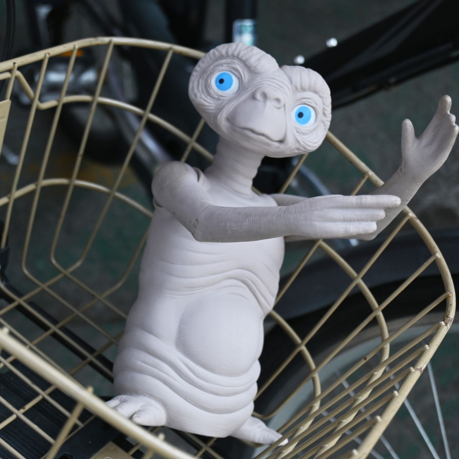 ○ E.T. 1982 フィギュア ソフビ ヴィンテージトイ - メルカリ