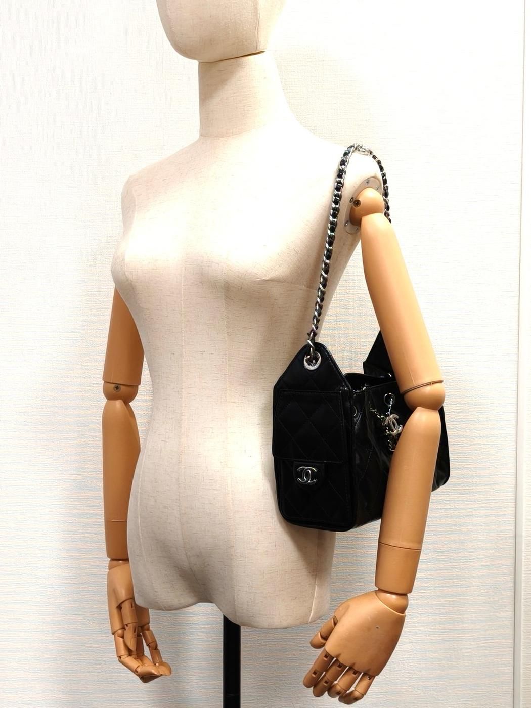 CHANEL シャネル25 ミニ ハンドバッグ ショルダーバッグ ブラック 管理番号：11228 CHANEL シャネル25 ミニ ハンドバッグ ショルダーバッグ ブラック 管理