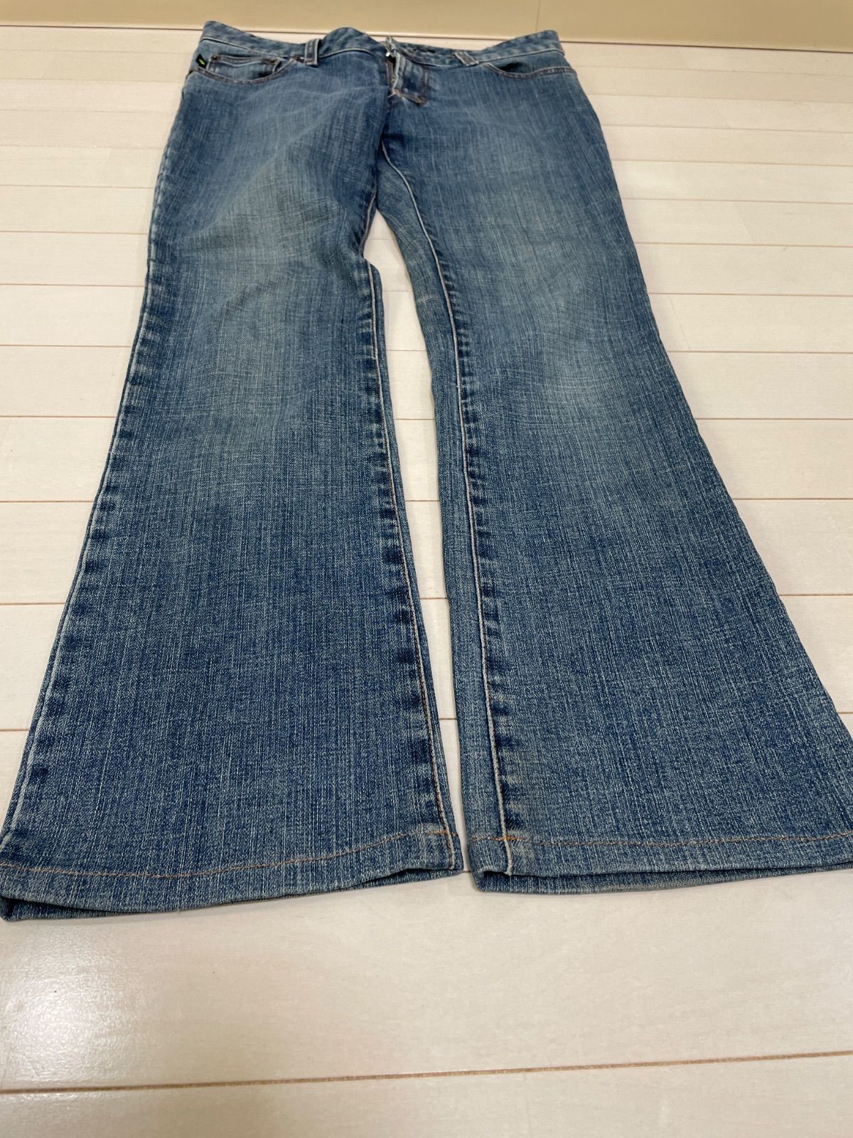 DKNY JEANS デニムパンツ ストレッチ セミフレア ライトブルー 