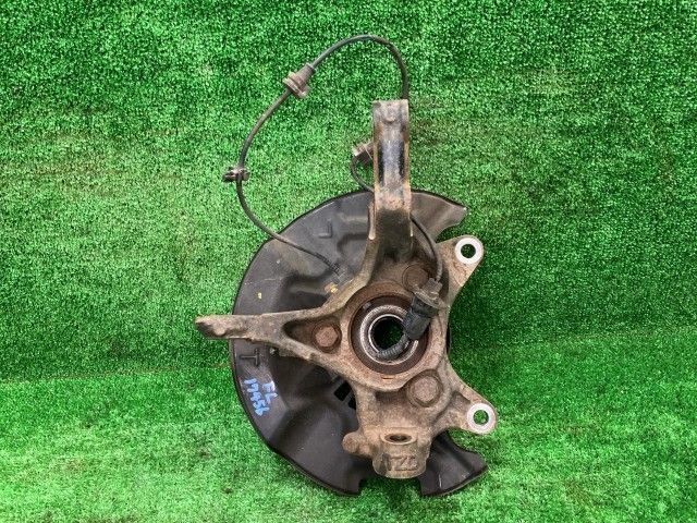 フィット GR2 左フロントナックルハブ ベーシック 4WD 51216-TZD-J00 NH902P