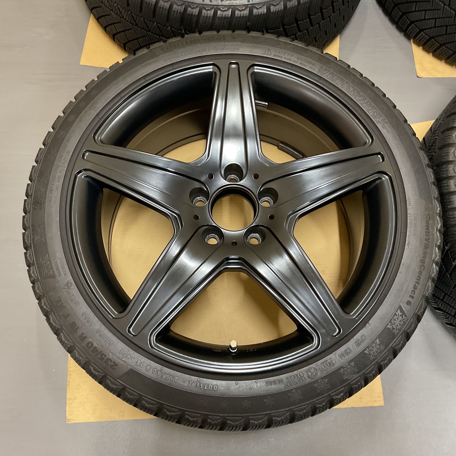 【Continental ContiVikingContact6 235/40R18】スタッドレス【AGA ベンツ純正風ホイール 18インチ 8J5HPCD112+46】　(VTM568)クレジットカード QRコード決済可能 Continental ContiVikingContact6 235/40R18】スタッドレス【AGA