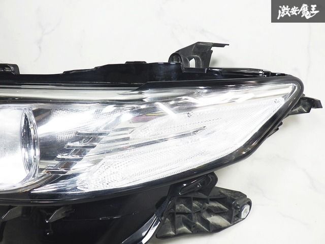 新品，100%新品 トヨタ 純正 AXVH70 AXVH75 カムリ 後期 LED ヘッド