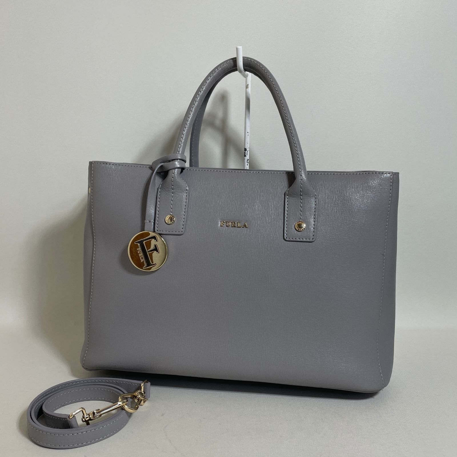 2603-263｜美品｜フルラ 2WAYハンドバッグ レザー グレー - メルカリ