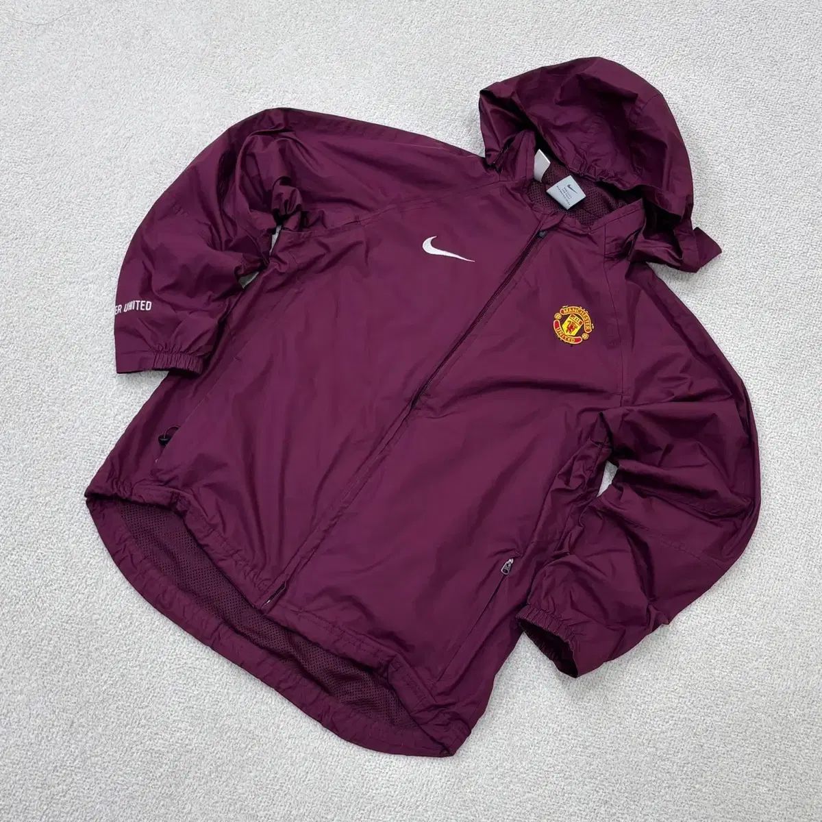 L NIKE マンチェスター・ユナイテッド ウィンドブレーカー 0402E L NIKE マンチェスター・ユナイテッド ウィンドブレーカー 0402E
