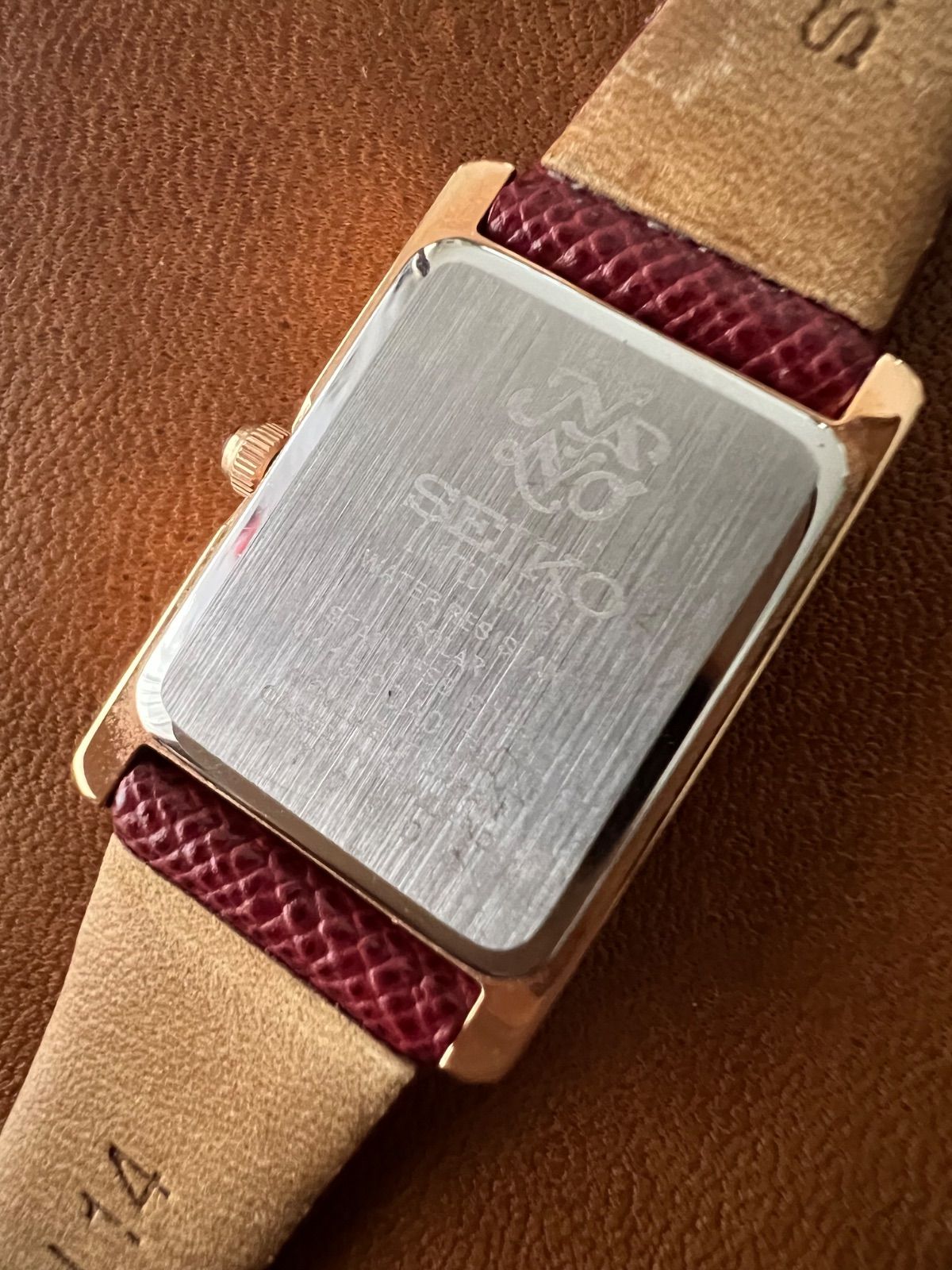 セイコー SEIKO☆ナノユニバースコラボ 限定 ソーラー時計☆スクエア
