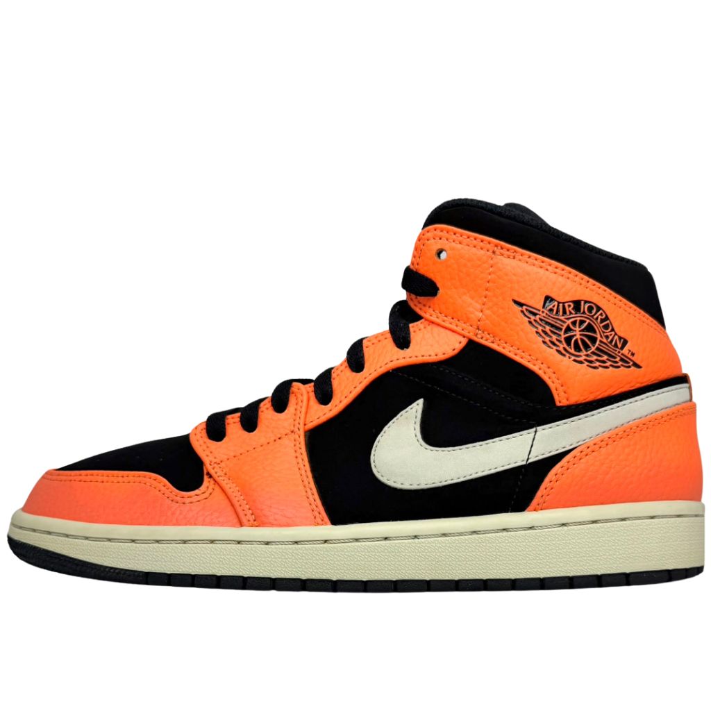 オレンジ ブラック ハイカットスニーカー NIKE AIR JORDAN 1 MID 