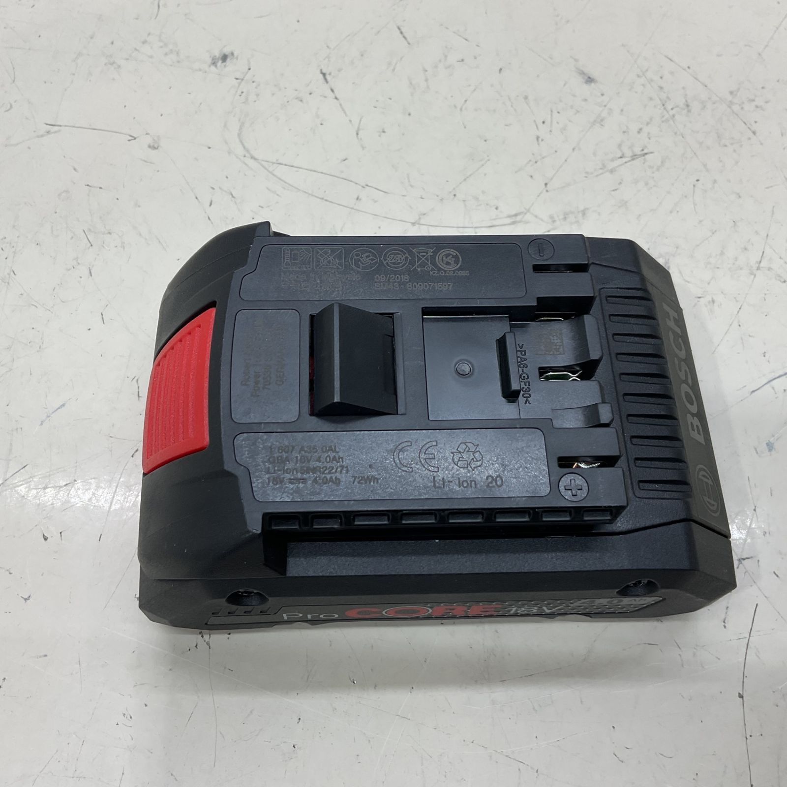 ▽バッテリー【宇治店】ボッシュ18V4.0Ahリチウムイオンバッテリー 