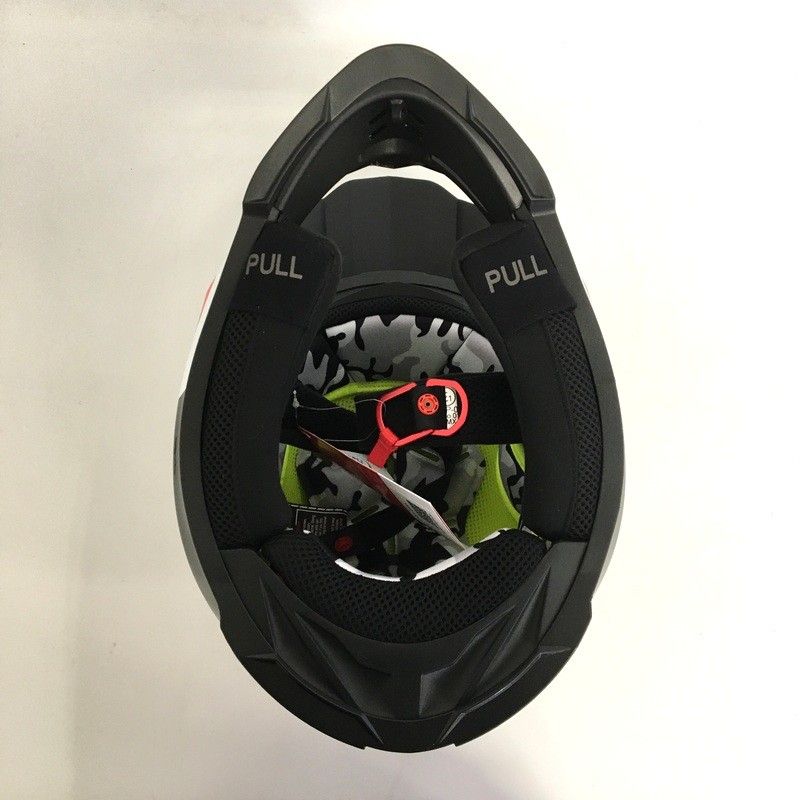 STRIKE オフロードヘルメット