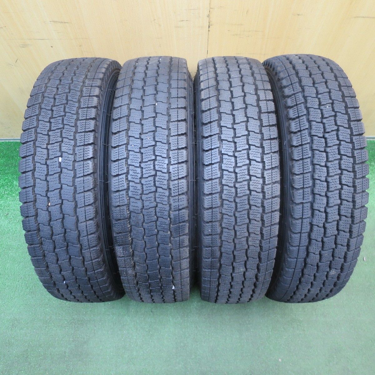 バリ溝！22年！9.5分☆ダイハツ 純正 スチール 145R12 6PR 
