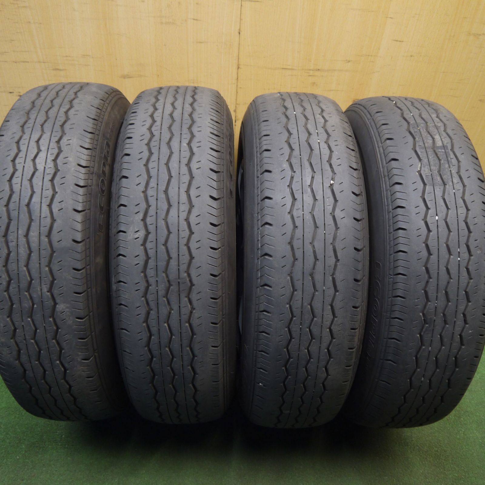 4本価格！23年☆トヨタ 200系 ハイエース 純正 スチール 195/80R15 107 