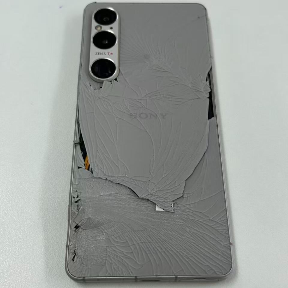 ジャンク】Xperia 1 VI シルバー 起動不可 - メルカリ