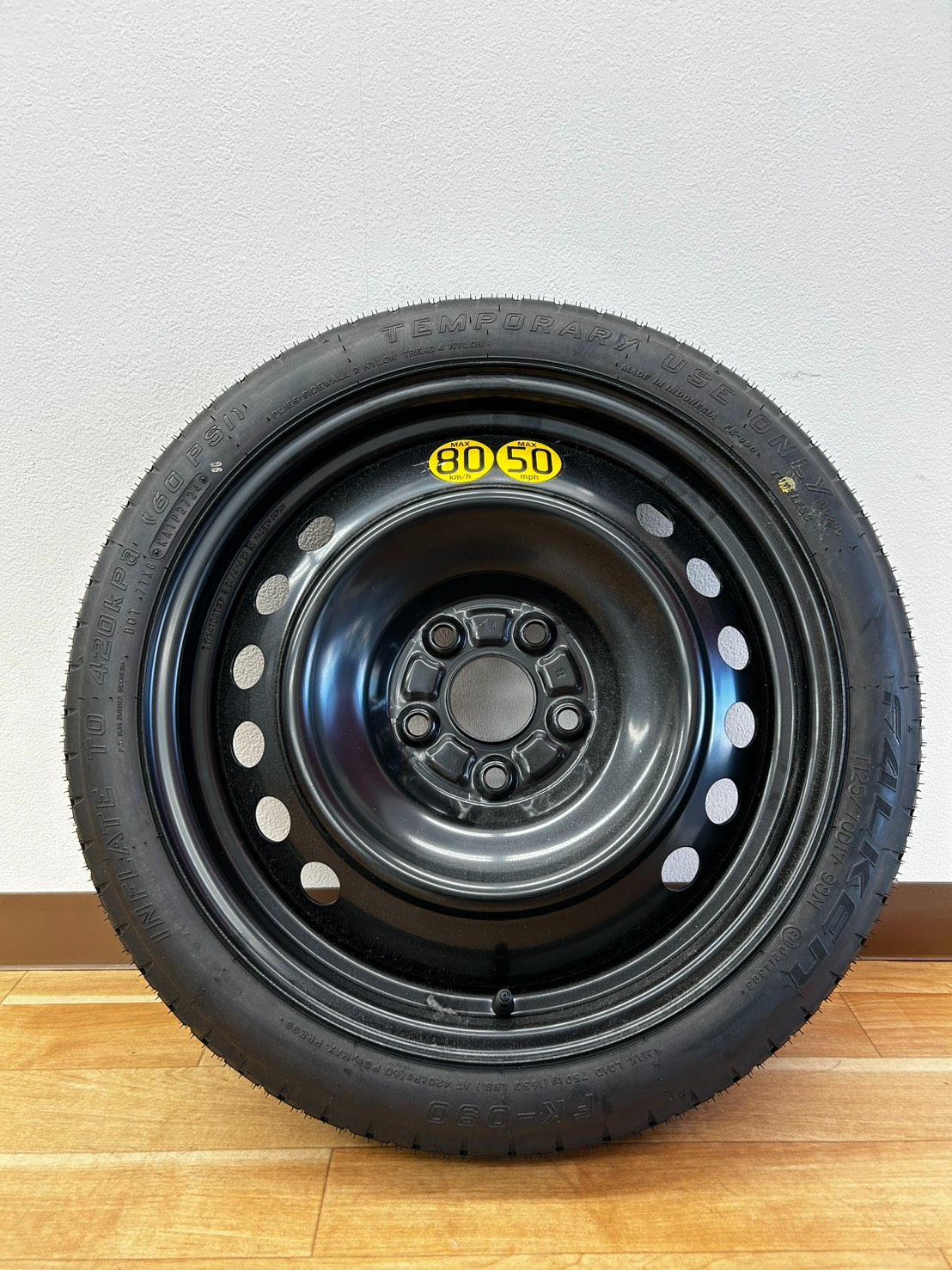 80 ヴォクシー / ノア スペアタイヤ　T135 / 80 D 16 ☆トヨタ純正スペアタイヤ ノア/ヴォクシー テンパータイヤ T135/80
