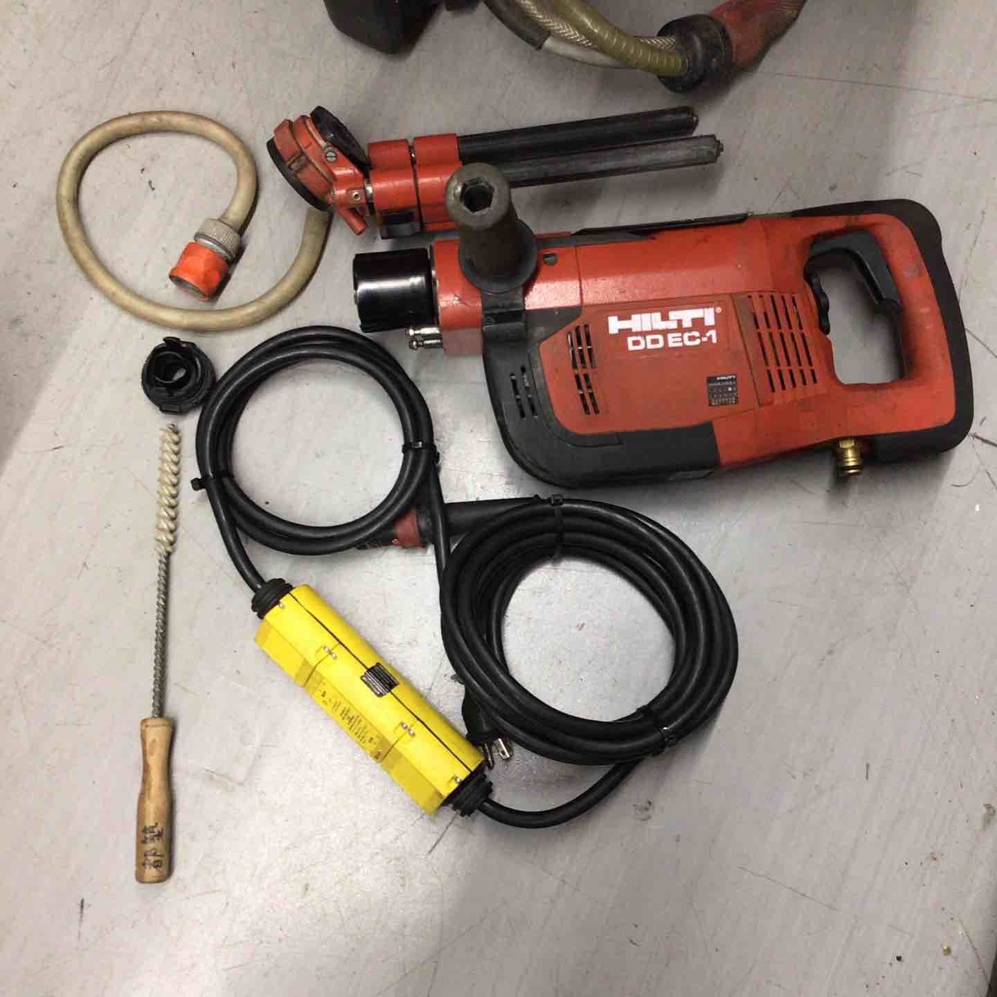 ◇ヒルティ(HILTI) コアドリル DDEC-1 ウォーターリサイクルユニット 