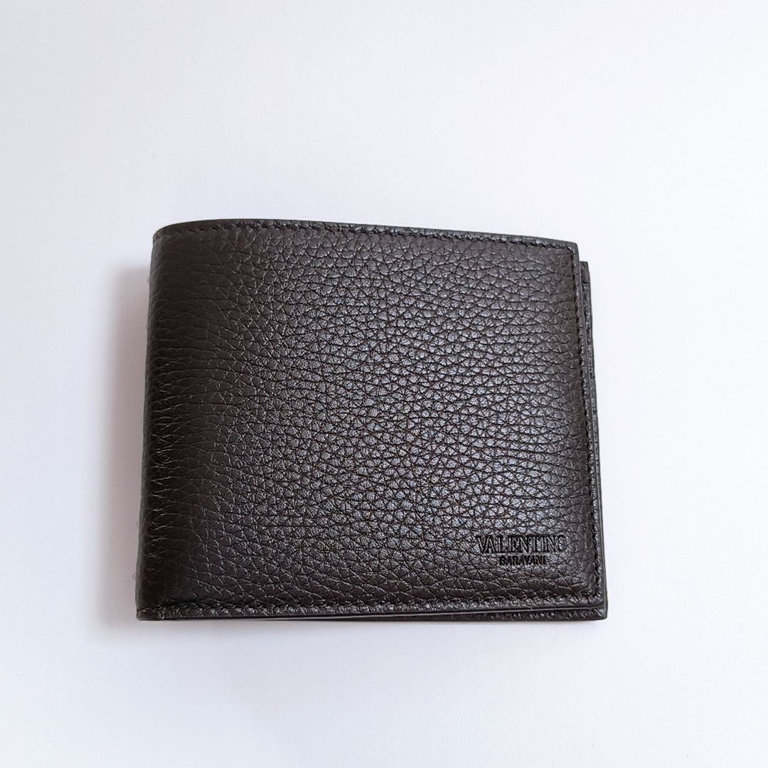 新品未使用・ヨーロッパ輸入品】VALENTINO ロックスタッズ 二つ折り 