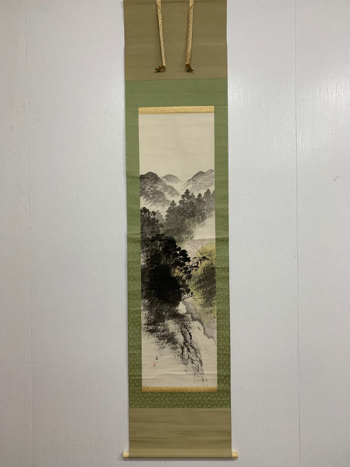 掛け軸】429 平井楳仙「山家残桜」竹内栖鳳師事 京都の人 #茶掛 掛け軸】429 平井楳仙「山家残桜」竹内栖鳳師事 京都の人 #茶掛