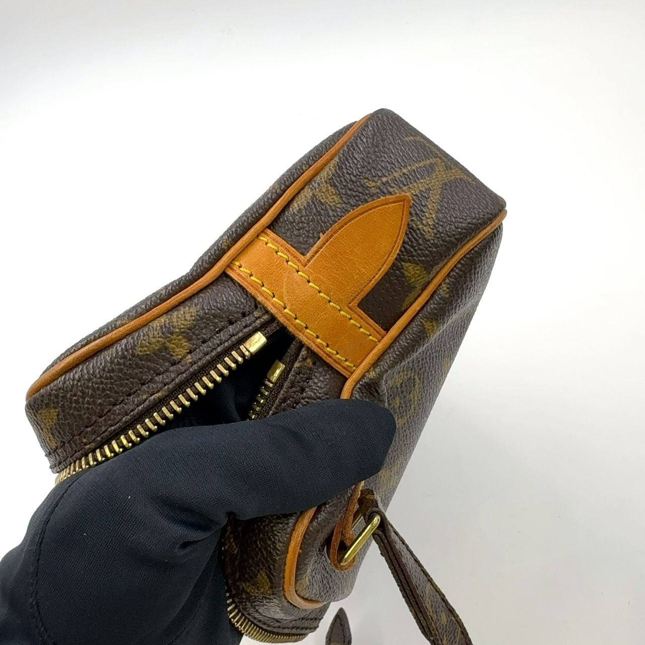 Buy from Japan Easily