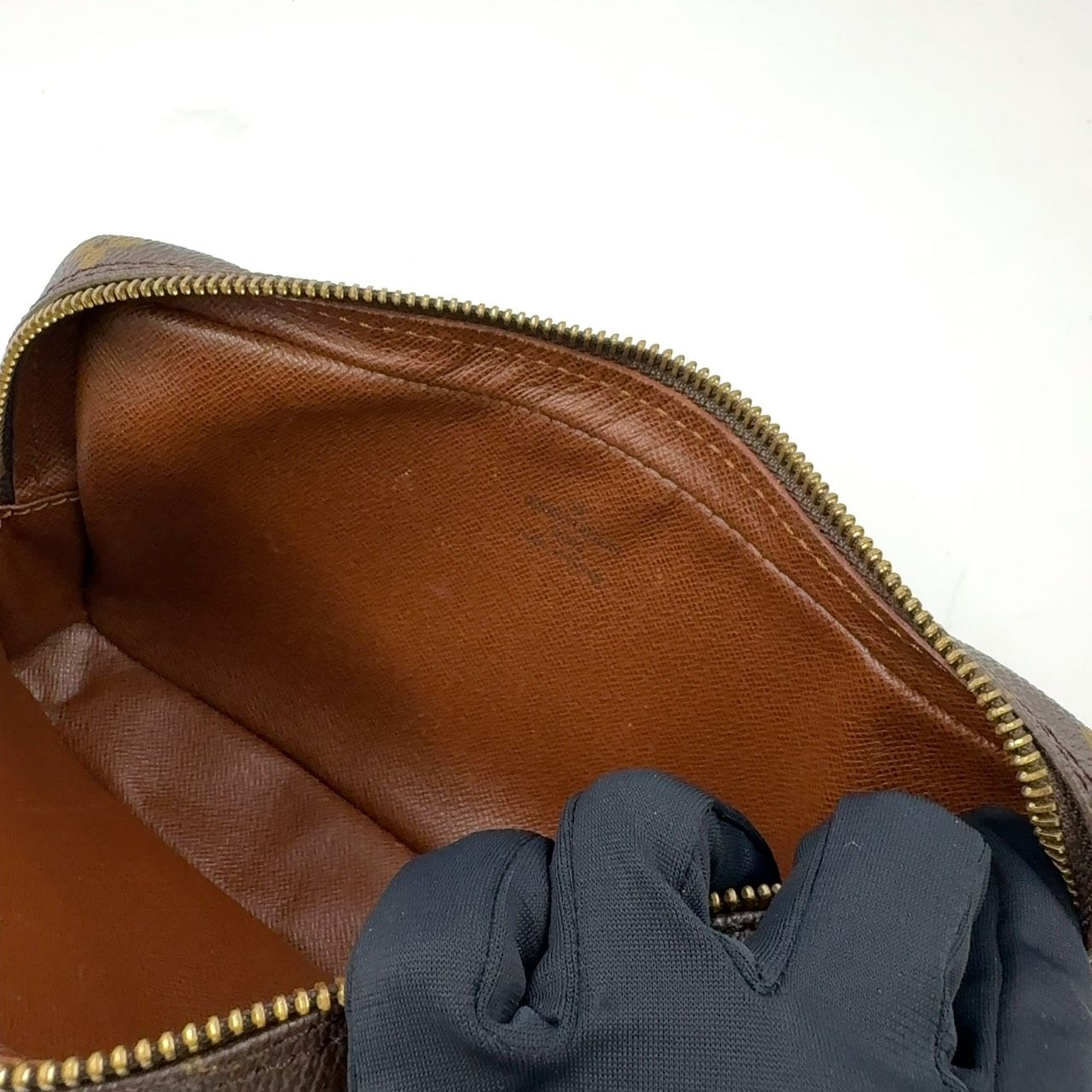 Buy from Japan Easily