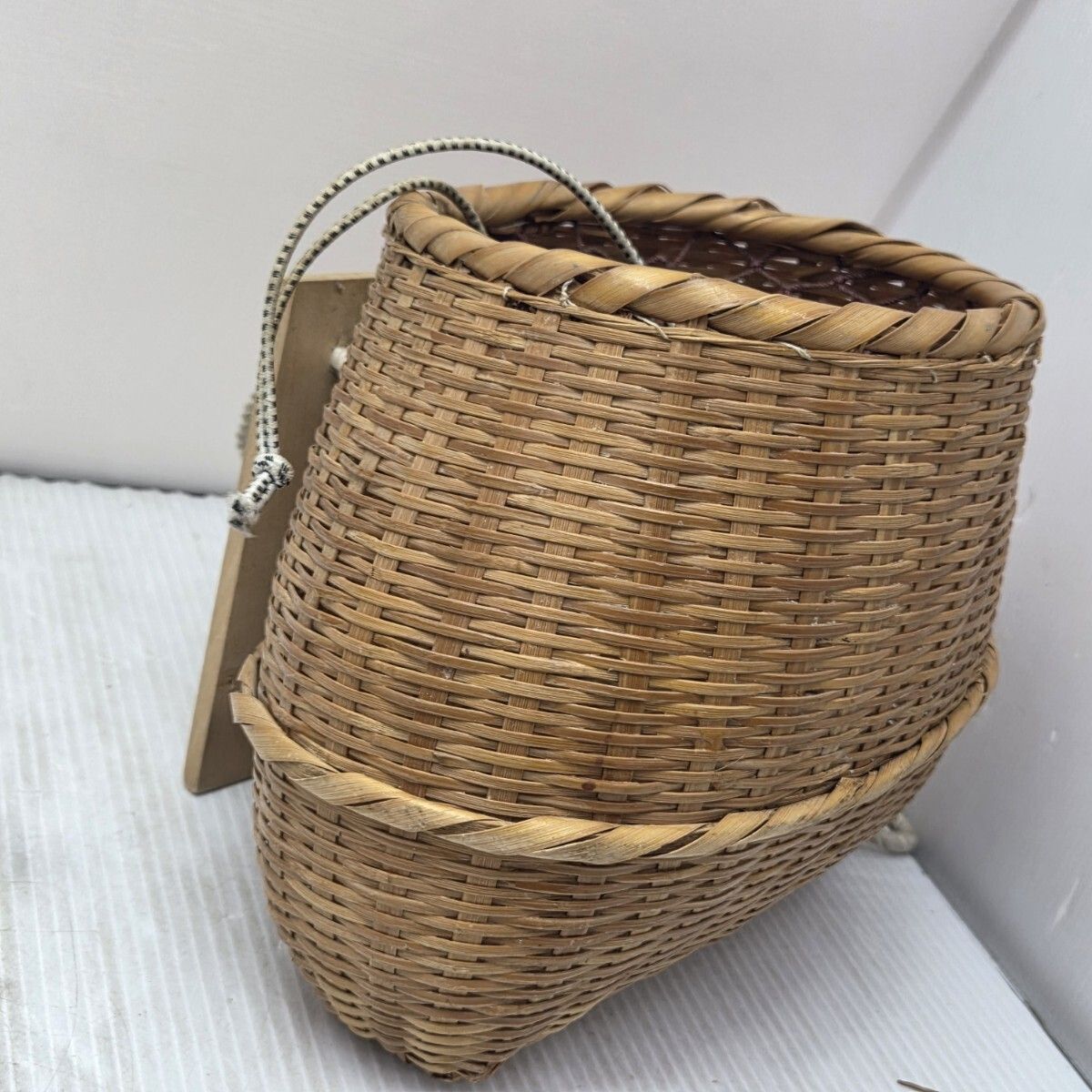S03217 竹製 魚籠 びく 腰籠 網付き 釣具 古道具 ビンテージ 昭和