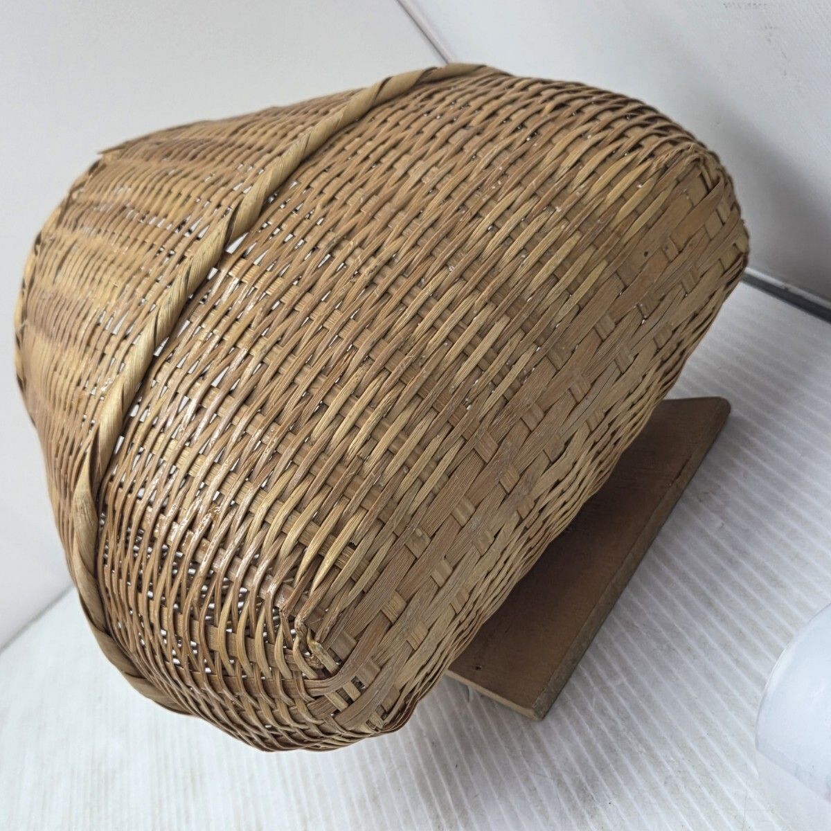 S03217 竹製 魚籠 びく 腰籠 網付き 釣具 古道具 ビンテージ 昭和
