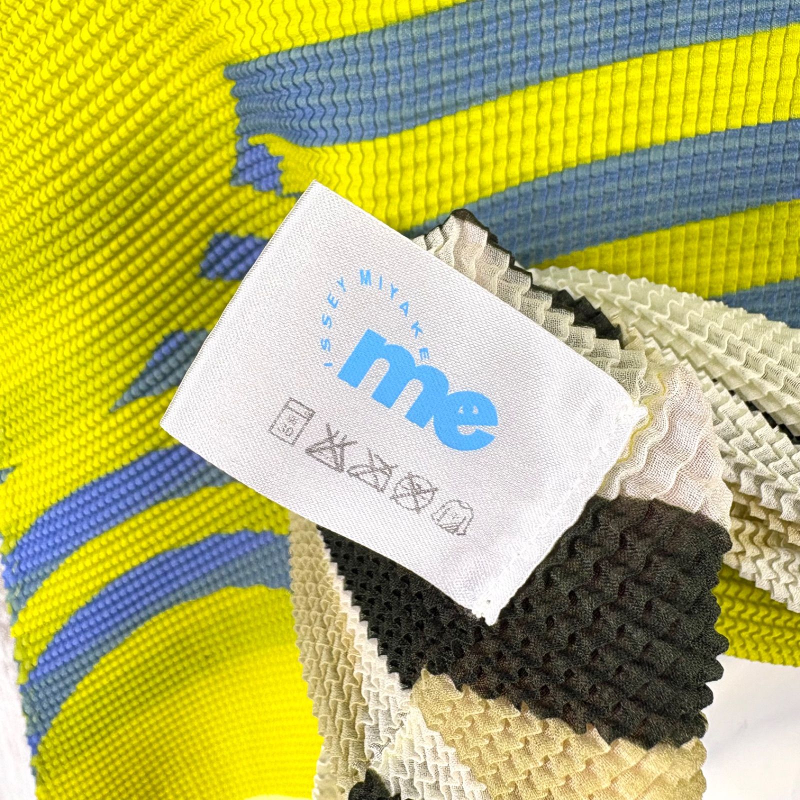 me by ISSEY MIYAKE ミーバイイッセイミヤケ ボーダー 総柄 ワッフル