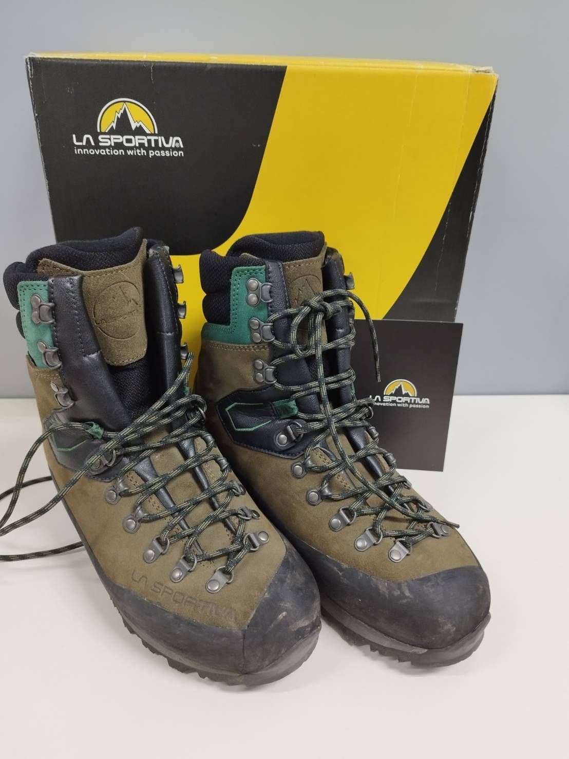 良品】LA SPORTIVA KARAKORUM カラコルム HC GTX 42/登山靴/26.5cm 
