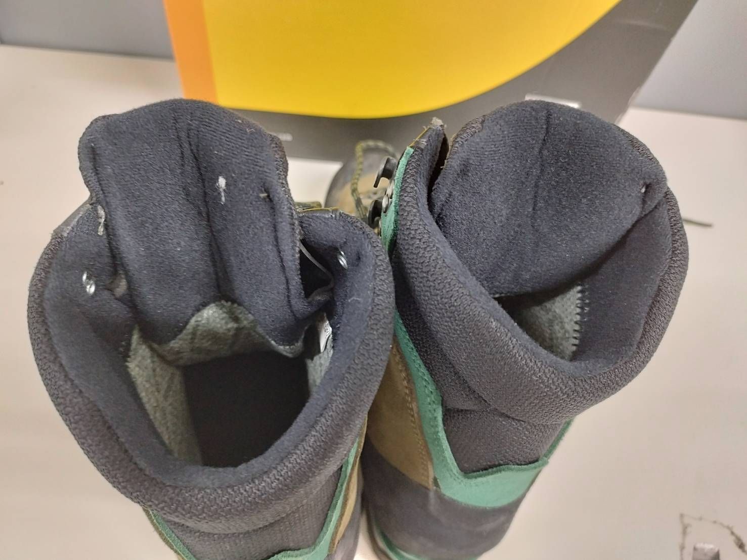 良品】LA SPORTIVA KARAKORUM カラコルム HC GTX 42/登山靴/26.5cm 