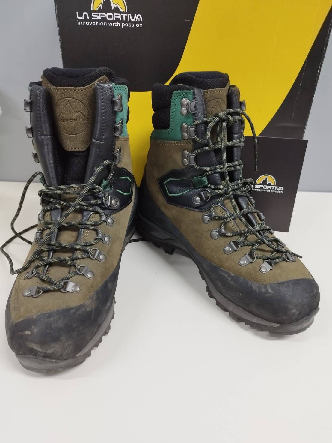 良品】LA SPORTIVA KARAKORUM カラコルム HC GTX 42/登山靴/26.5cm 