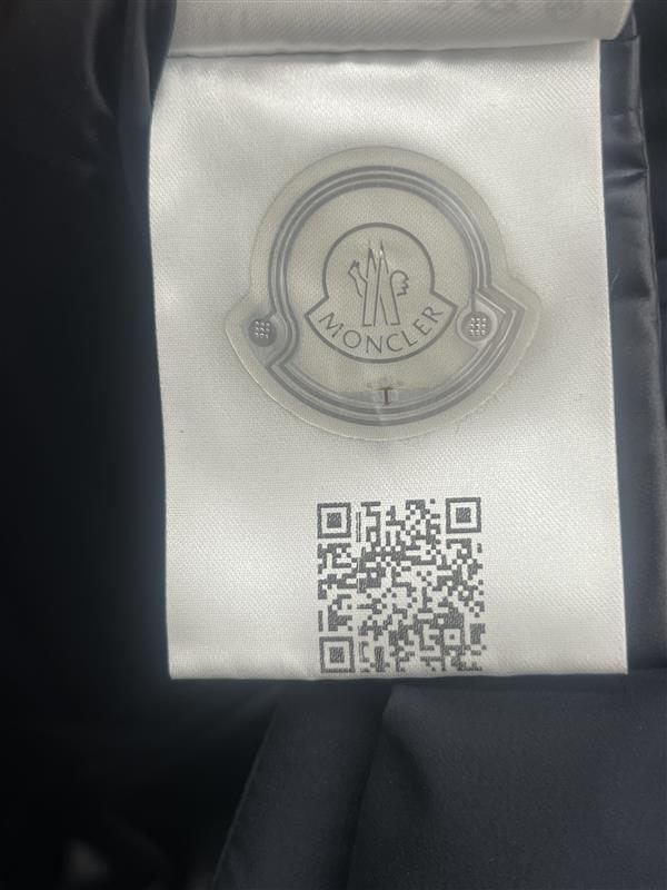 中古品】 MONCLER モンクレール DIST ファーフード ジップアップ