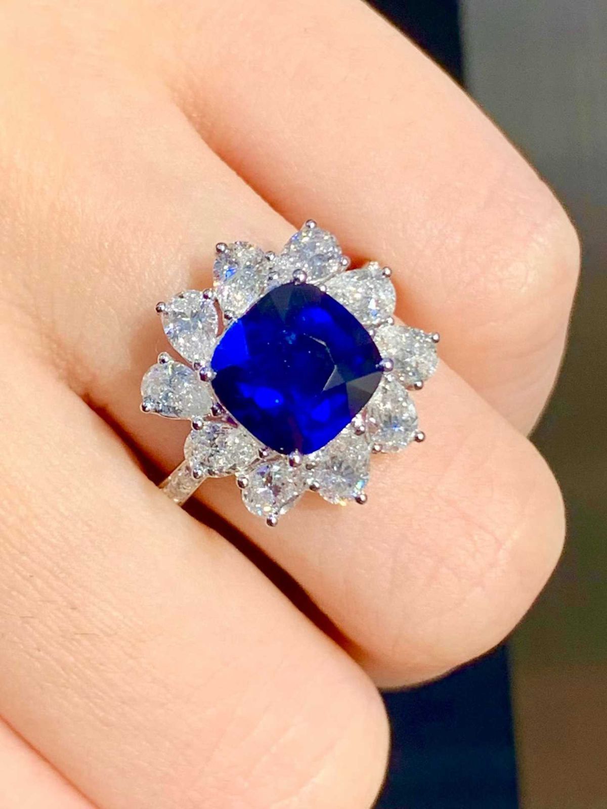 3.2ct 天然ロイヤルブルー スリランカ産サファイア リング PT950 
