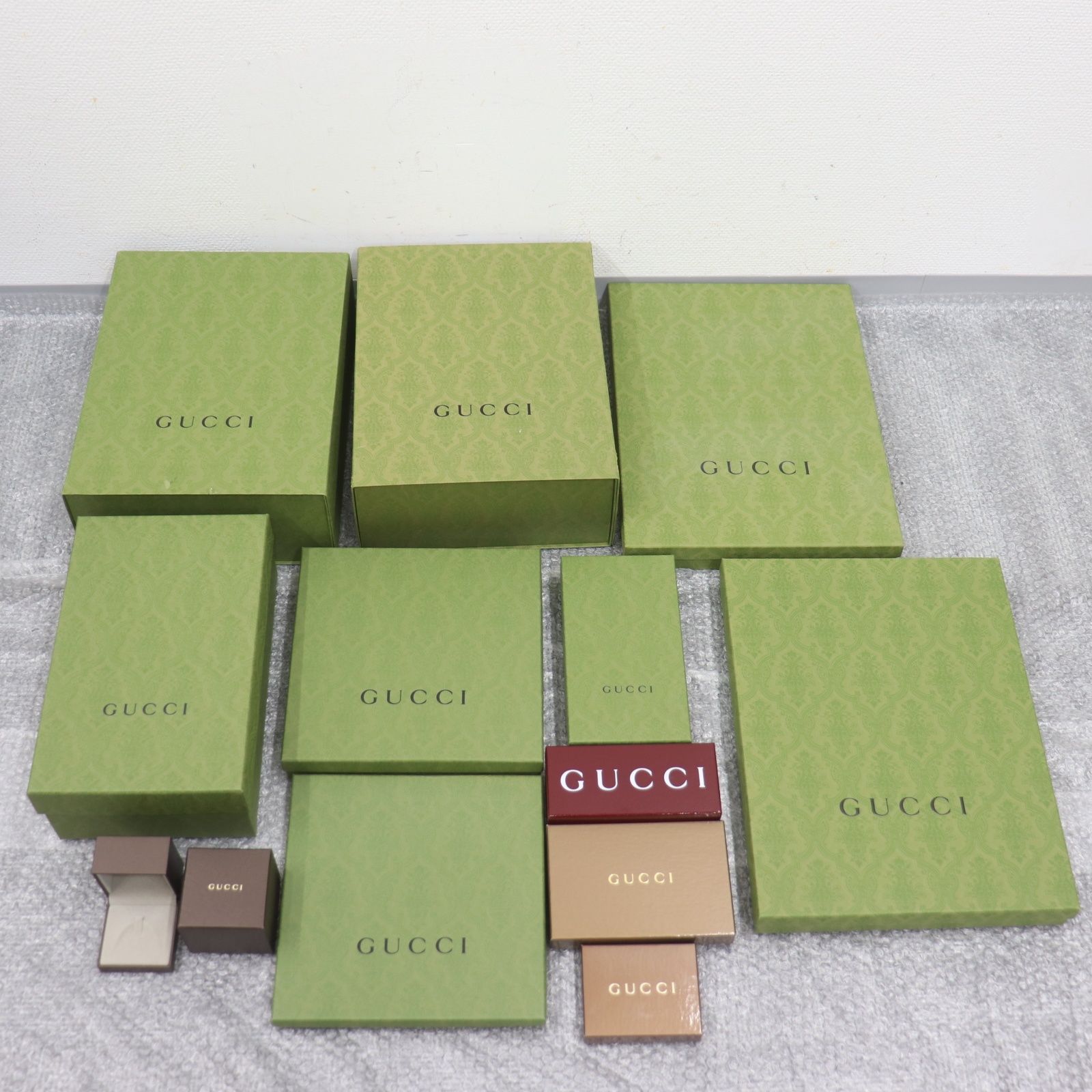 美品　グッチ　アクセサリーケース　空箱　23個セット　緑　グリーン　麻 ITSQ2AH71M14 GUCCI グッチ GG BOX 空き箱 ショッパー 純正 紙袋