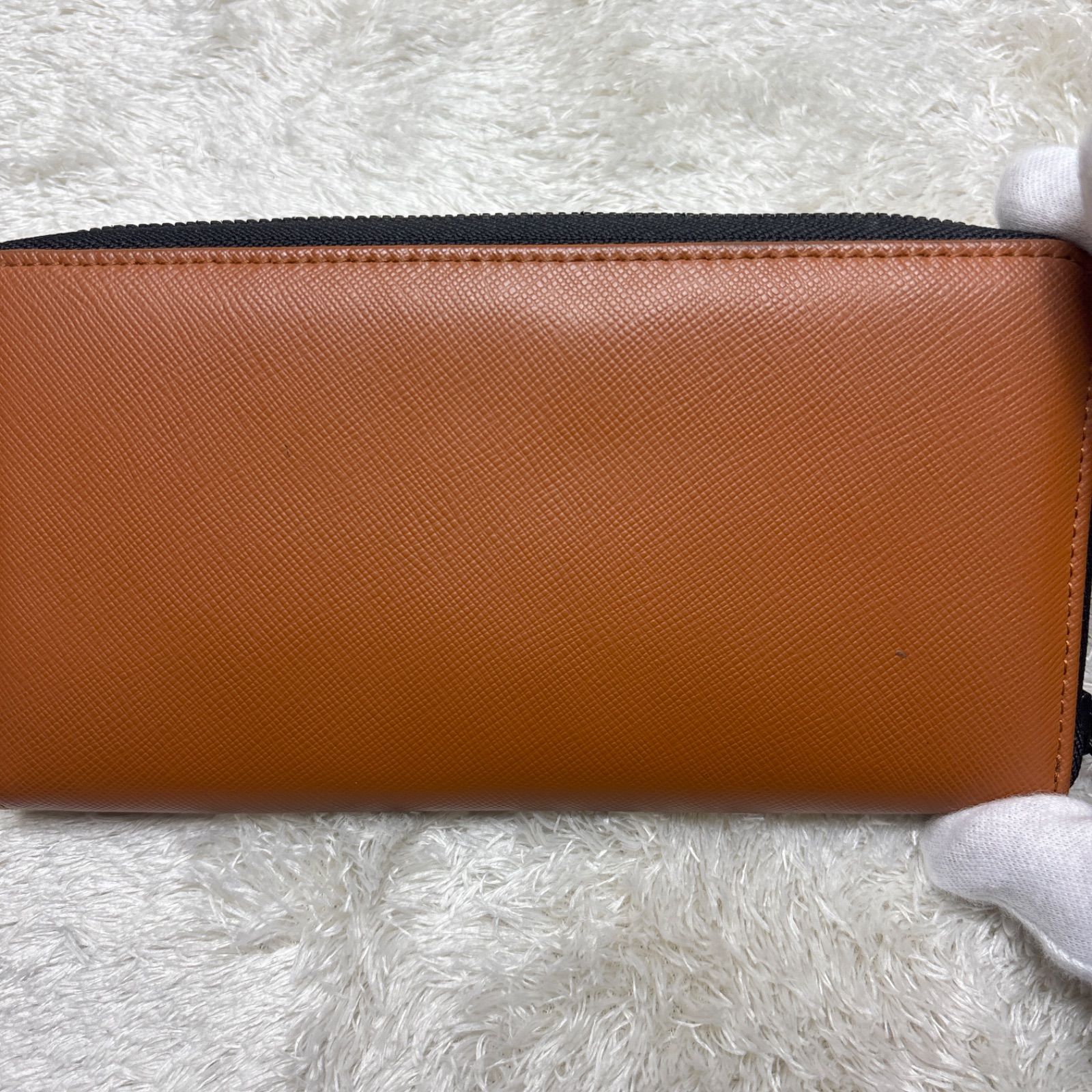美品 DIESEL ディーゼル レザー 長財布 エンボス加工 ラウンド 